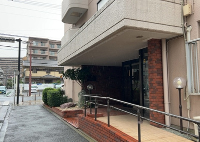 【外観】 | チサンマンション鹿沼台 | マンションの外観は非常に重要なポイントです！外観の善し悪しは資産価値に大きな影響を与えます。外観のいいマンションを購入することで、高値で売却がしやすく、買い手が見つかりやすいというメリットがあります。