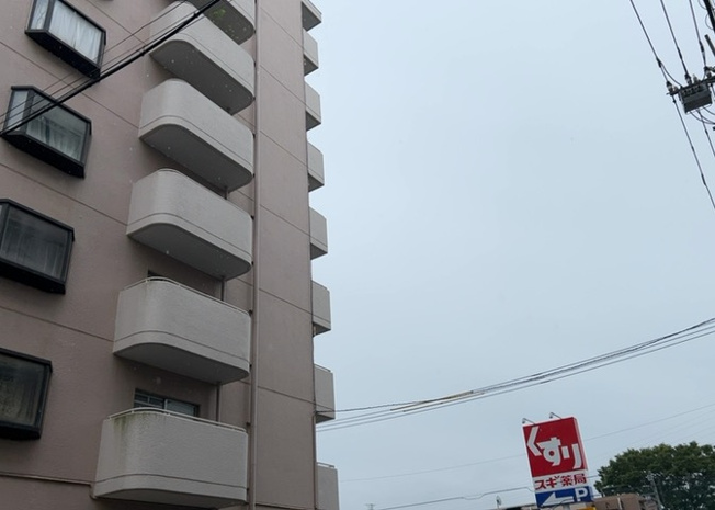 【展望】 | チサンマンション鹿沼台 | 眺望の良さを楽しめるダイニングキッチンで家族団らんの時間を過ごしてはいかがでしょうか。バルコニーから見える景色を家族で眺める時間は、時間が経つのを忘れてしまいそうですね。是非、現地を見に行きましょう！