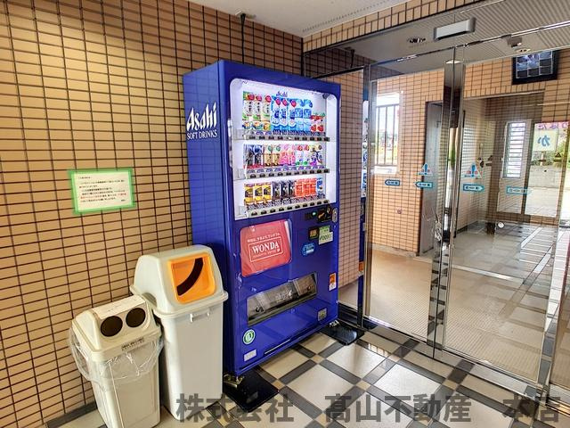 宗像市朝町の賃貸マンションのエントランス