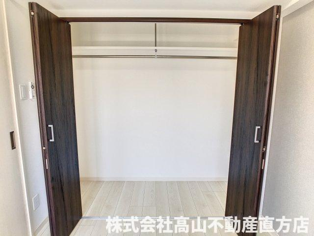 直方市大字下新入の賃貸マンションの収納
