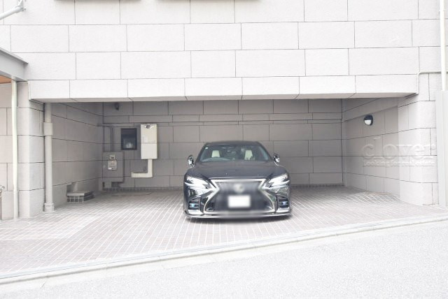 【駐車場】 | コーポ小石川 | マンションの駐車場スペース。空きの有無や駐車料金、サイズ規定などについては、改めてお問い合わせください。～即日のご見学可能～　お問合せはお気軽にどうぞ。