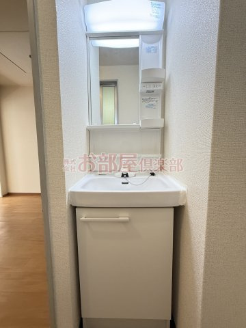 サンヒルズ岡Ⅱの洗面所|忙しい朝には欠かせない洗面所です