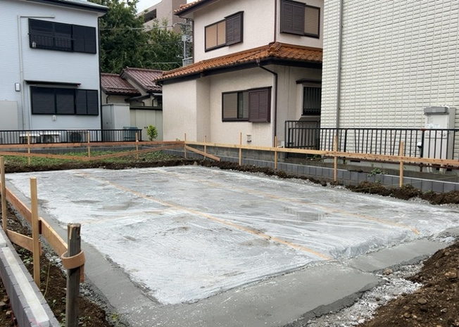 【外観】 | 物件の詳細については、現地を見てわかること以外に、役所や法務局などで調べないとわからないことがあります。そのため、現地に行く場合は、もしこの物件を買ったらどのような生活ができるかをイメージしましょう。