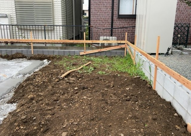 【庭】 | 家族でのBBQを行うのであれば3坪程度の広さがあればよいでしょう。ガーデニングや家庭菜園を楽しむ際は、手入れが行き届く範囲にすると安心です。また、庭のある方角や接道が気になる方は事前に確認しましょう。