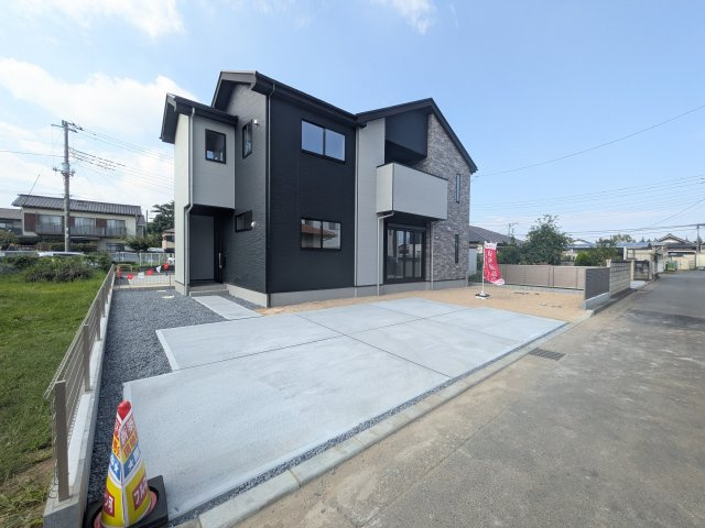 水戸市酒門町16期　新築戸建　2号棟の前面道路含む現地写真|陽当たりや敷地の広さをご確認できます！
本日のご見学も可能です♪
お気軽にお電話またはお問い合わせください。