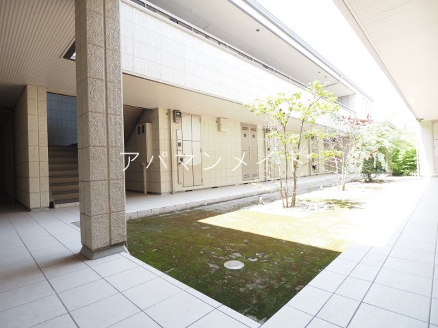 【エントランス】 | プロミネンス東戸塚～仲介手数料半月分～ | 中庭があります
