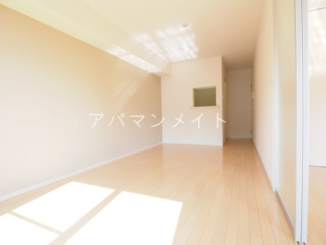 【居間・リビング】 | プロミネンス東戸塚～仲介手数料半月分～ | 仲介手数料半月分！　『アパマンメイト』