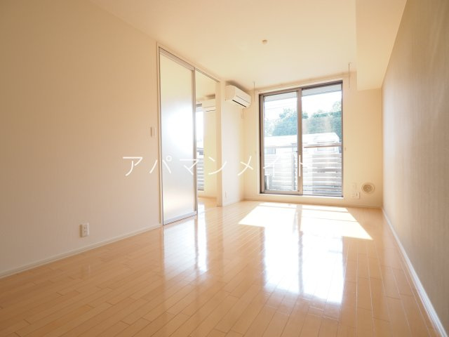 【居間・リビング】 | プロミネンス東戸塚～仲介手数料半月分～ | 仲介手数料半月分！　『アパマンメイト』