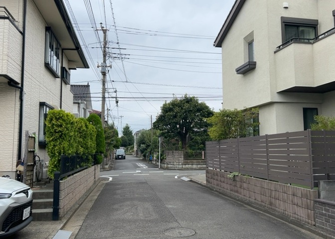 【展望】 | 土地の地勢が高台の場合、景色を綺麗にみることができ、景色にこだわってお家探ししている方におすすめです！また平坦地よりも風通しがいいというメリットがあります。デメリットもあるので是非現地でご確認下さい。