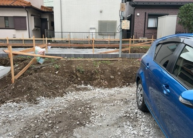 【庭】 | 庭があることでガーデニングや家庭菜園はもちろん、こどもの遊び場やペットを放して遊ぶことができます。また、家の周囲に余裕があるということです。隣地との間があれば、十分な日当たりと、風通しが確保できます。