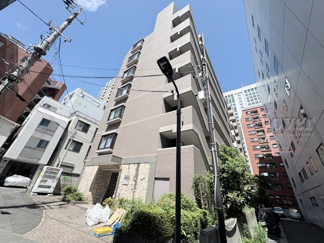 【現況写真】 | 菱和パレス三田慶大前 | 前面道路と外観の様子です～即日のご見学も可能です！お気軽にお問い合わせください！～