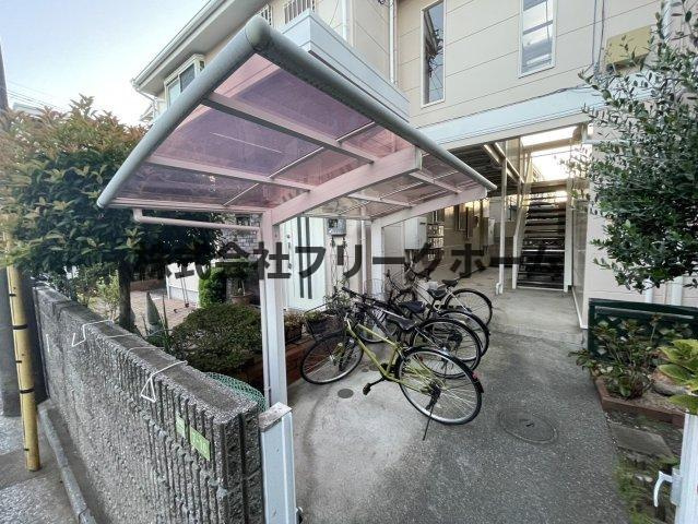 武蔵野市境南町２丁目のアパートの駐車場