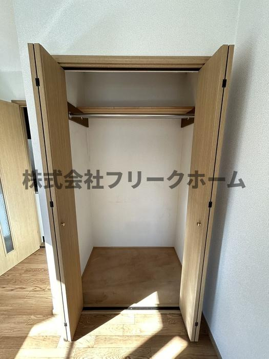 武蔵野市境南町２丁目のアパートの収納