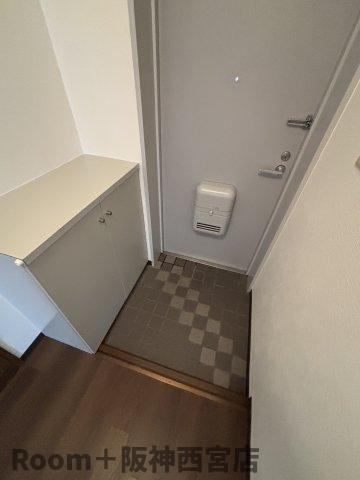 夙川大谷ハウスの玄関