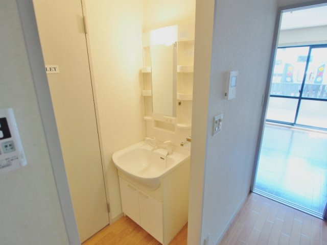 広島市安佐南区川内６丁目のアパートの洗面所