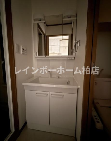 特典：仲介手数料が無料です!!の洗面所|広い洗面スペース
