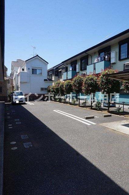 【仲介手数料：50％OFF】対象物件！の駐車場|車をお持ちの方に嬉しい駐車場付きの物件です