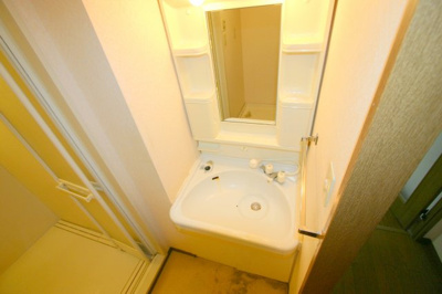 【洗面所】 | ソレイユレヴァン | ※同タイプの写真となり、実際のお部屋とは異なる場合があります