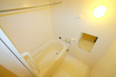【浴室】 | ソレイユレヴァン | ※同タイプの写真となり、実際のお部屋とは異なる場合があります