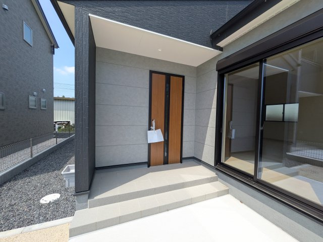 小美玉市希望ケ丘1期　新築戸建　3号棟の玄関