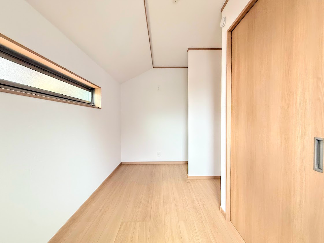 港南区芹が谷５丁目　新築戸建ての洋室|◆気持ちの良い風が室内へ入り込む居室。家具を配置しても広々ご利用いただけます！！

