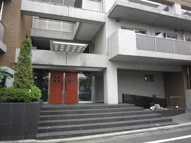 コリーヌ自由が丘のエントランス|※別部屋参照