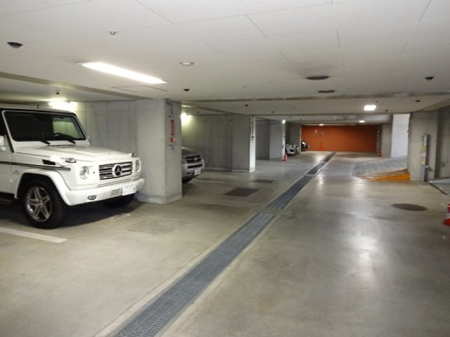 コリーヌ自由が丘の駐車場|※別部屋参照