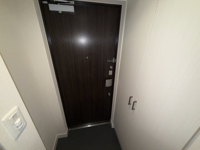 プレサンスジェネ新神戸ステーションフロントの玄関|同物件別部屋写真