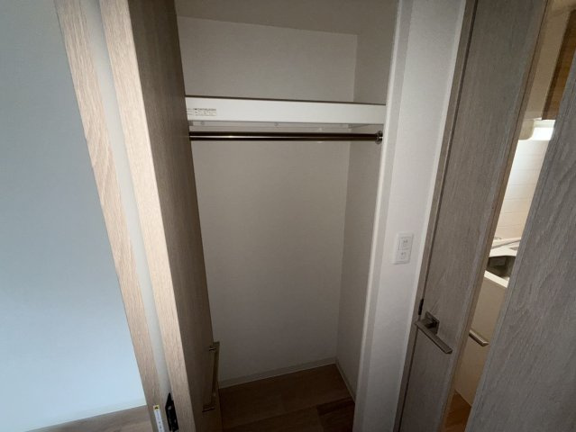 プレサンスジェネ新神戸ステーションフロントの収納|同物件別部屋写真
