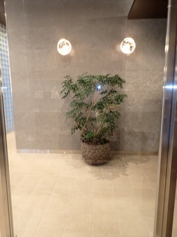 LUMIEC un HONGOのエントランス