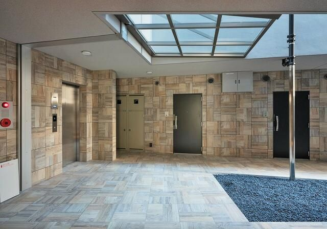 Ｂ　ＣＩＴＹ　ＡＰＡＲＴＭＥＮＴ　ＳＨＩＮＪＵＫＵ　ＮＷのエントランス