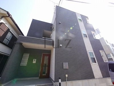 リブリエヌの外観|2013年築の綺麗なマンションです！