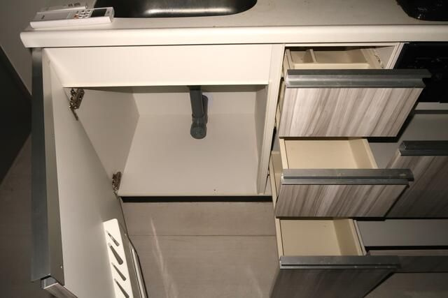 Ｂ　ＣＩＴＹ　ＡＰＡＲＴＭＥＮＴ　ＳＨＩＮＪＵＫＵ　ＮＷ