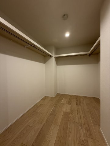 パークハウス諏訪山PRESENCEの収納|ウォークインクローゼット