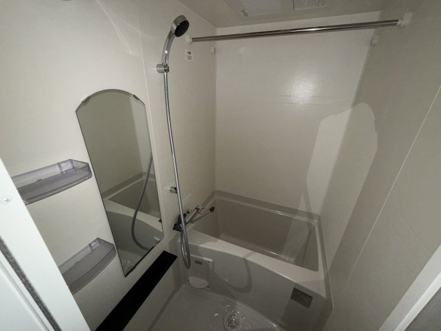 プレサンス神戸元町ミューズの浴室|同物件別部屋写真