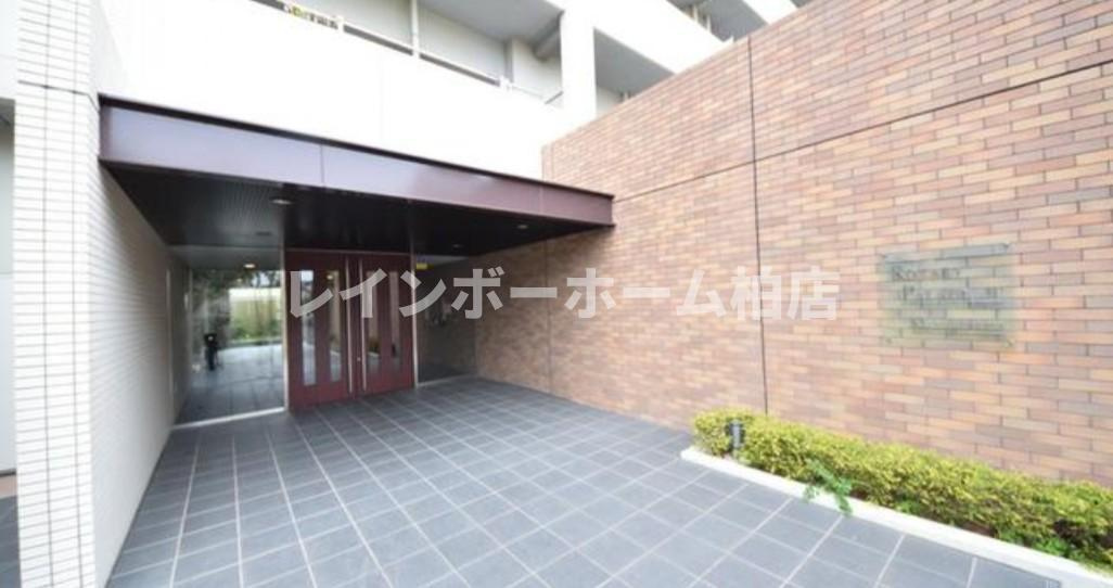 特典：仲介手数料が半額です!!のエントランス|毎日通るエントランスはこのようになっています