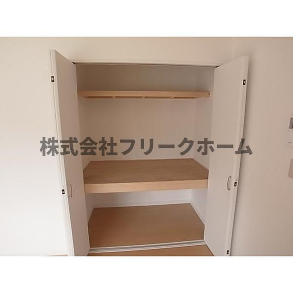武蔵野市御殿山２丁目のアパートの収納