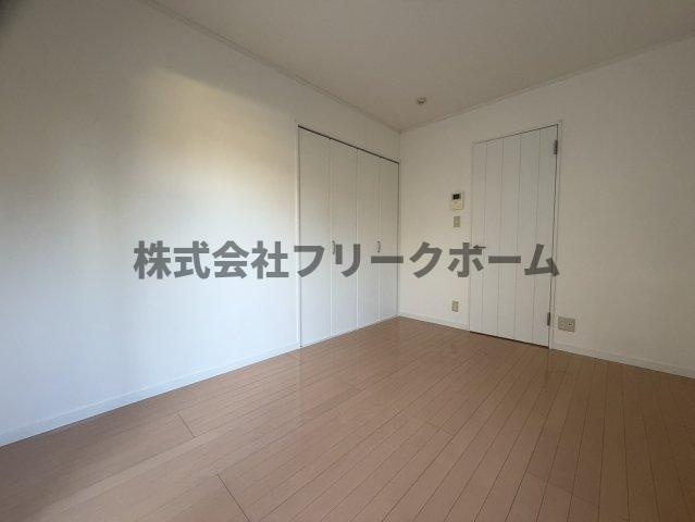 武蔵野市御殿山２丁目のアパートの寝室