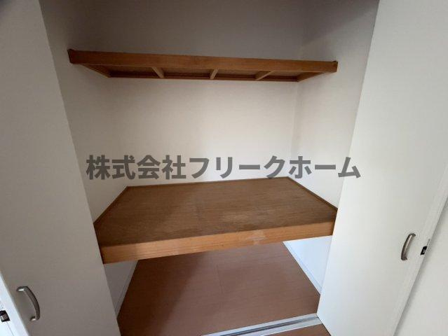 武蔵野市御殿山２丁目のアパートの収納