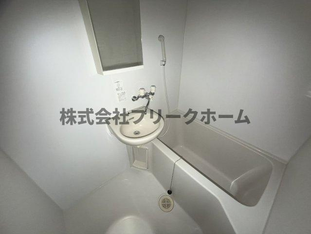 武蔵野市御殿山２丁目のアパートの浴室