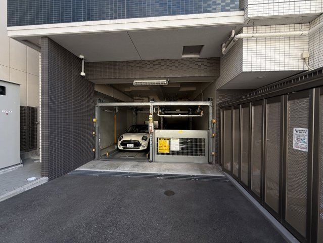 プレサンス神戸元町ミューズの駐車場