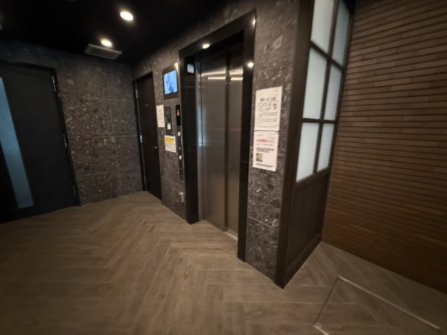 プレサンス神戸元町ミューズのエントランス