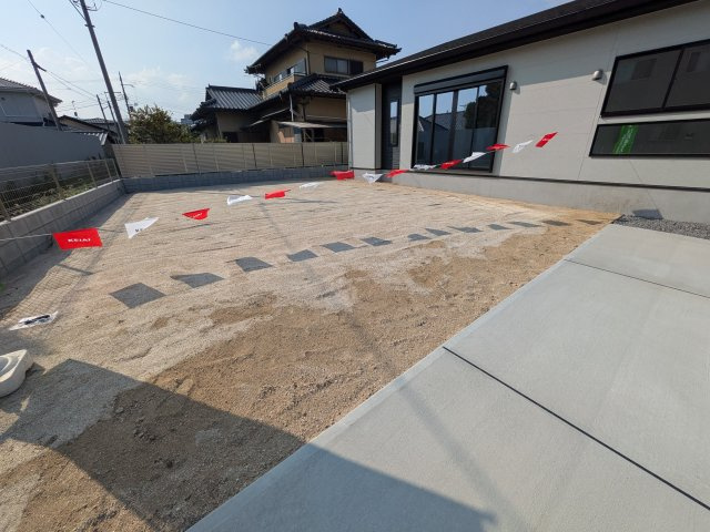 日立市東大沼町12期　新築戸建　2号棟の庭|リビングに明るい光を届ける広々とした南庭。
お子様の遊び場やペットのスペースとしても最適です。
室内外で心地よい暮らしが叶います。