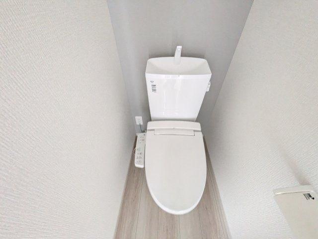 日立市東大沼町12期　新築戸建　2号棟のトイレ|高い節水性能で、水道代を大幅にカット。環境とお財布に優しく、家計をしっかりサポートします。
もちろん温水洗浄便座付きです♪