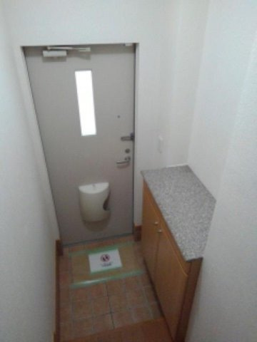 グレイスフルハウスの玄関|収納もある玄関です