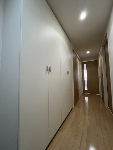 ガーデン板橋氷川町の内装|明るい色調の室内です