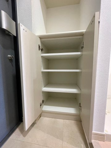 グラントゥルース桜台駅前の収納|専用の収納スペースです