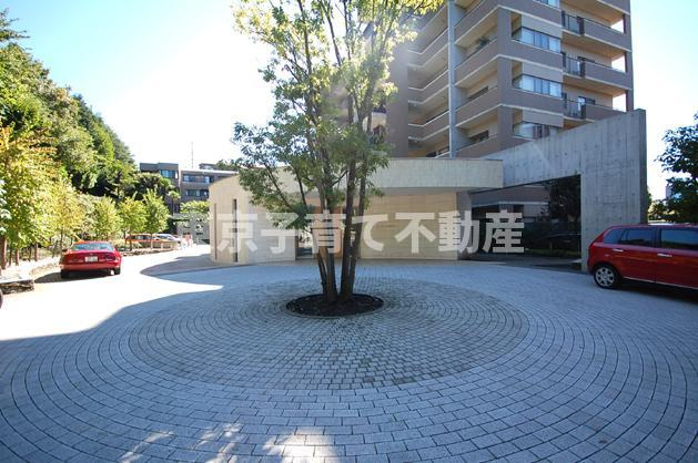ガーデン文京白山のエントランス