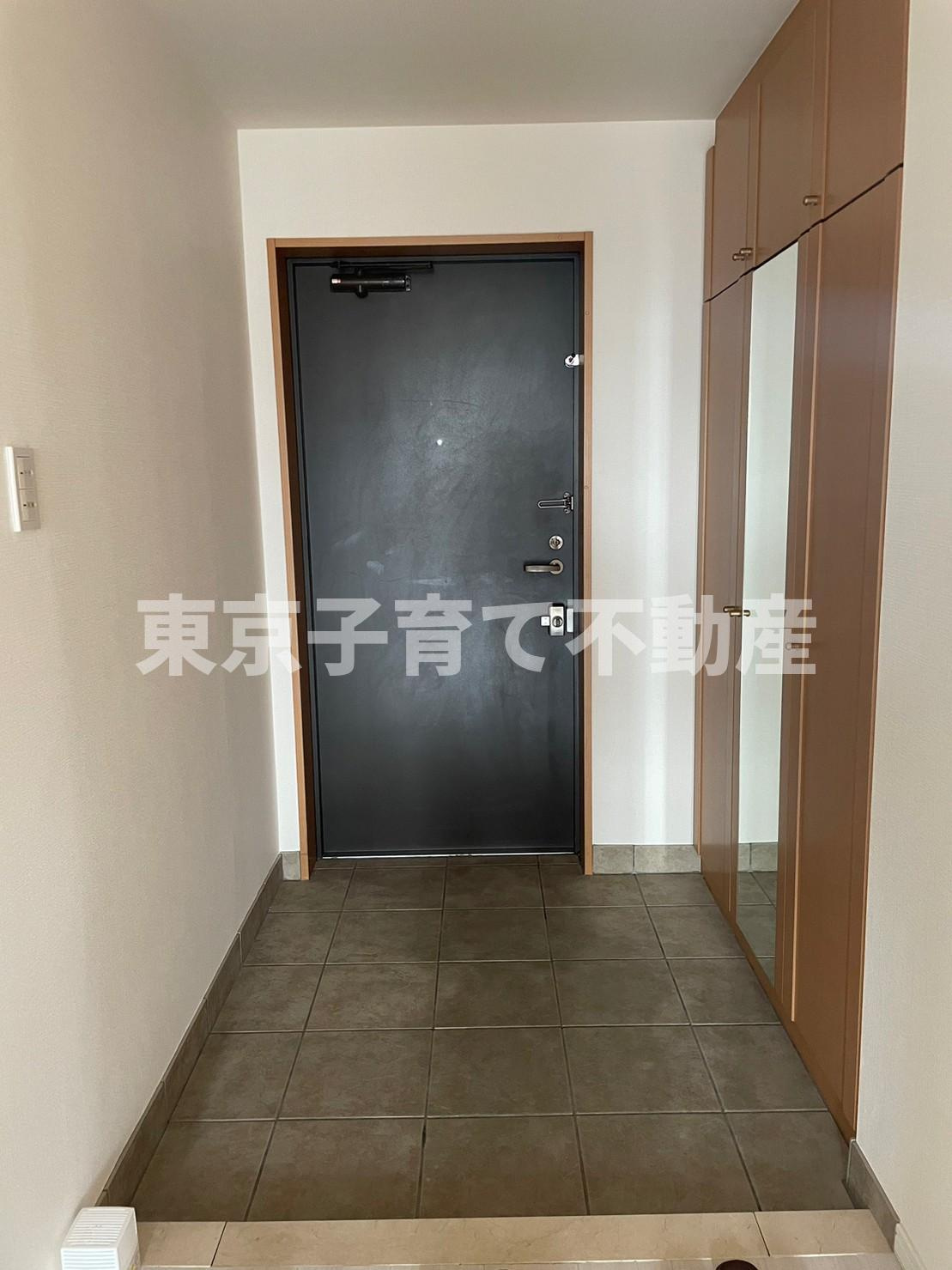 ガーデン文京白山の玄関