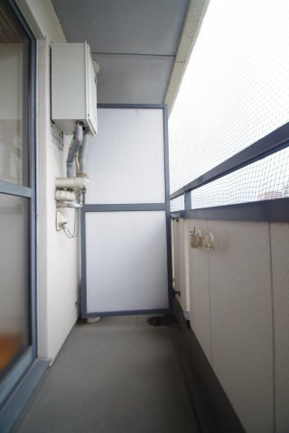 コート新屋敷のバルコニー